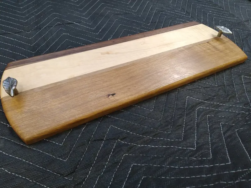 Premium Serving Board – Walnut And Quilted Maple With Integrated Handles 1